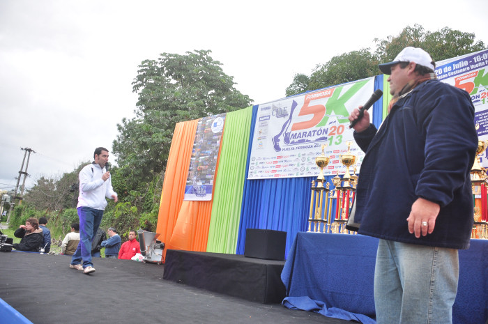 Clasificación y tiempos de todos los participantes de la Maratón 5K. Galería de 300 fotos