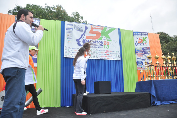 Clasificación y tiempos de todos los participantes de la Maratón 5K. Galería de 300 fotos