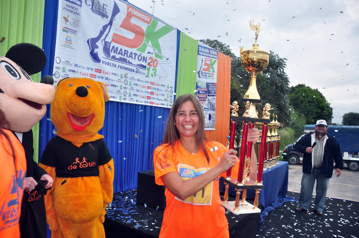 Clasificación y tiempos de todos los participantes de la Maratón 5K. Galería de 300 fotos