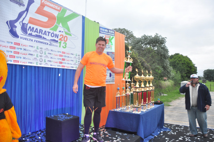 Clasificación y tiempos de todos los participantes de la Maratón 5K. Galería de 300 fotos