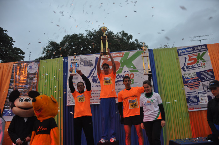 Clasificación y tiempos de todos los participantes de la Maratón 5K. Galería de 300 fotos