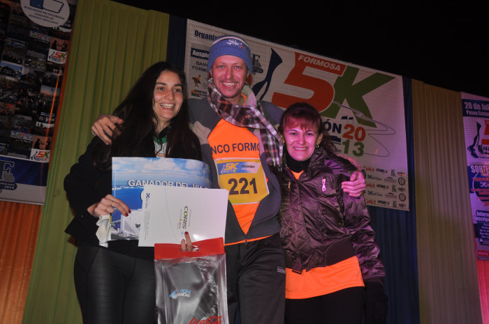 Clasificación y tiempos de todos los participantes de la Maratón 5K. Galería de 300 fotos