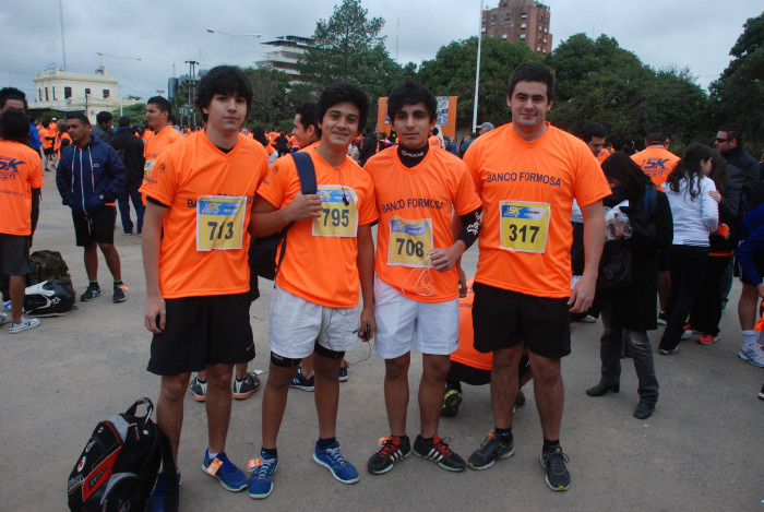 Clasificación y tiempos de todos los participantes de la Maratón 5K. Galería de 300 fotos