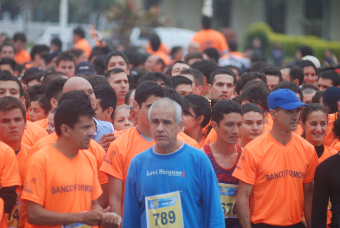 Clasificación y tiempos de todos los participantes de la Maratón 5K. Galería de 300 fotos