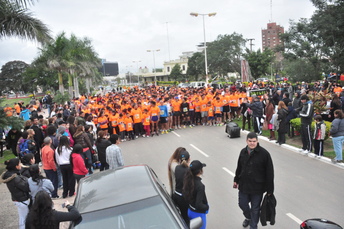 Clasificación y tiempos de todos los participantes de la Maratón 5K. Galería de 300 fotos