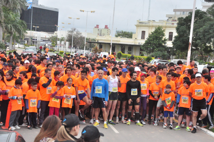 Clasificación y tiempos de todos los participantes de la Maratón 5K. Galería de 300 fotos