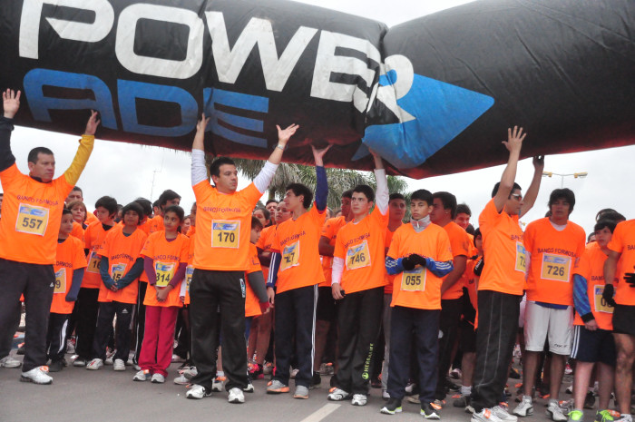 Clasificación y tiempos de todos los participantes de la Maratón 5K. Galería de 300 fotos