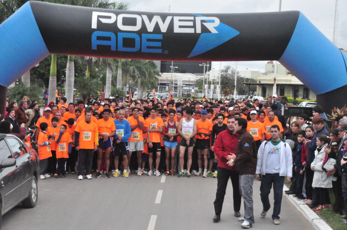 Clasificación y tiempos de todos los participantes de la Maratón 5K. Galería de 300 fotos