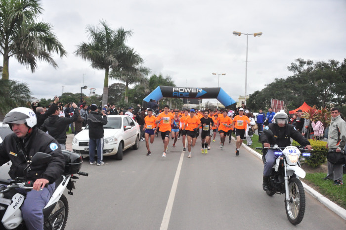Clasificación y tiempos de todos los participantes de la Maratón 5K. Galería de 300 fotos