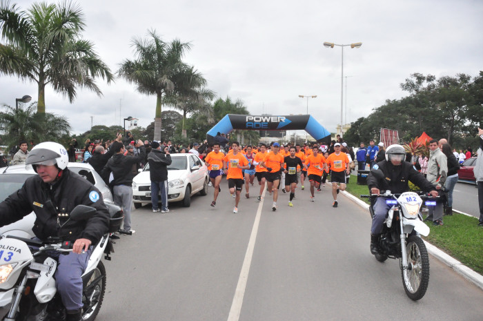 Clasificación y tiempos de todos los participantes de la Maratón 5K. Galería de 300 fotos