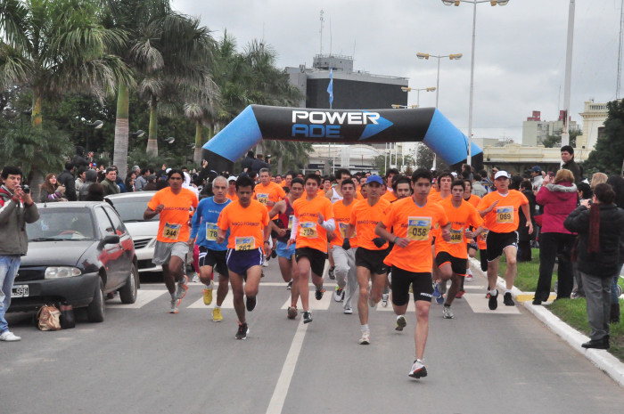 Clasificación y tiempos de todos los participantes de la Maratón 5K. Galería de 300 fotos