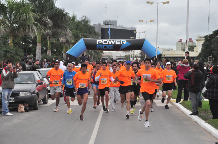 Clasificación y tiempos de todos los participantes de la Maratón 5K. Galería de 300 fotos