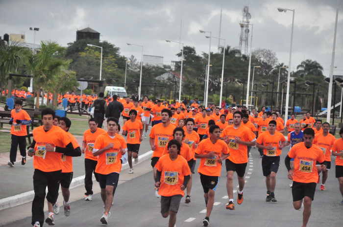 Clasificación y tiempos de todos los participantes de la Maratón 5K. Galería de 300 fotos