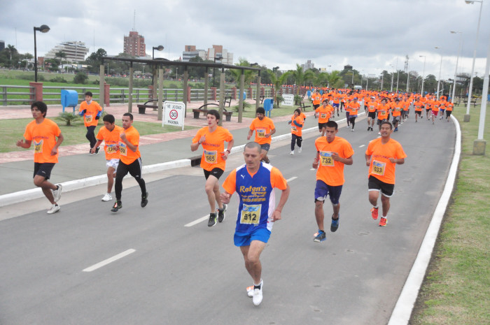 Clasificación y tiempos de todos los participantes de la Maratón 5K. Galería de 300 fotos