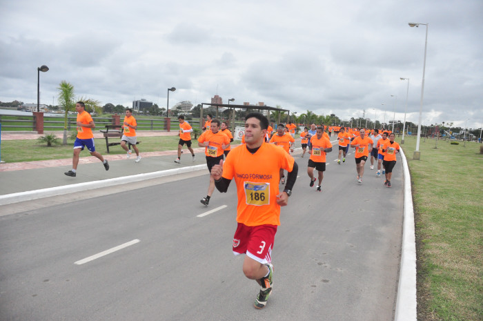 Clasificación y tiempos de todos los participantes de la Maratón 5K. Galería de 300 fotos