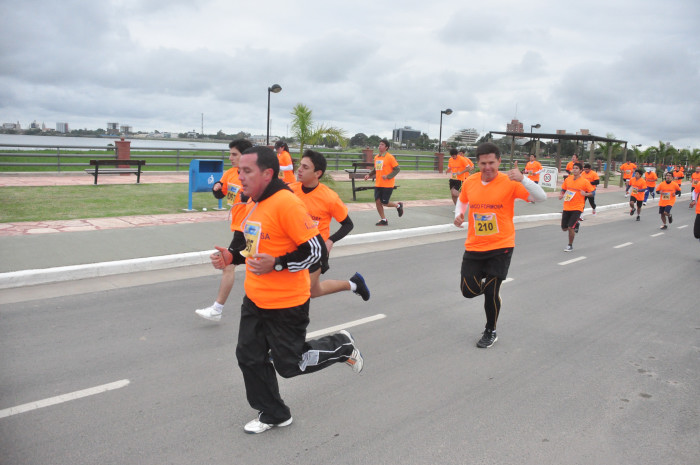 Clasificación y tiempos de todos los participantes de la Maratón 5K. Galería de 300 fotos