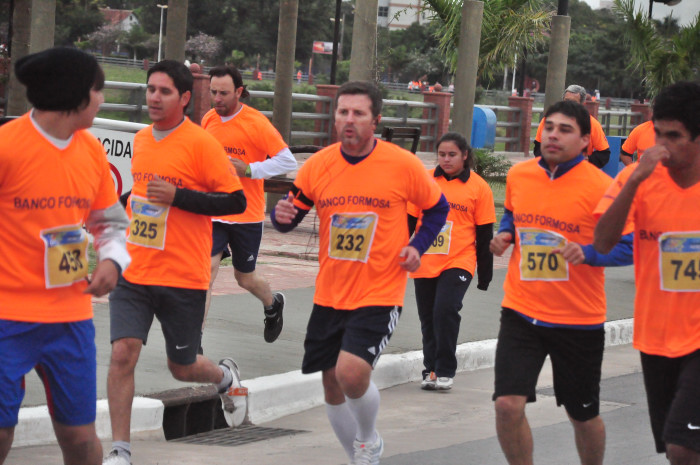 Clasificación y tiempos de todos los participantes de la Maratón 5K. Galería de 300 fotos