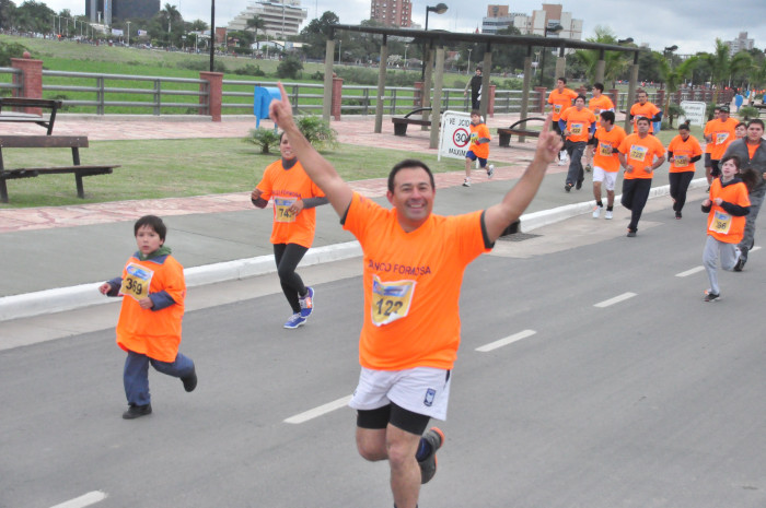 Clasificación y tiempos de todos los participantes de la Maratón 5K. Galería de 300 fotos