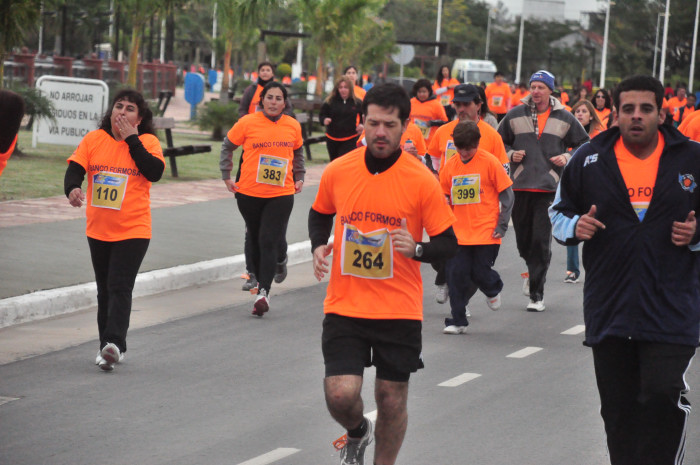Clasificación y tiempos de todos los participantes de la Maratón 5K. Galería de 300 fotos
