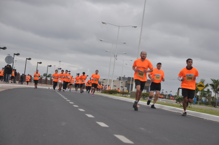 Clasificación y tiempos de todos los participantes de la Maratón 5K. Galería de 300 fotos