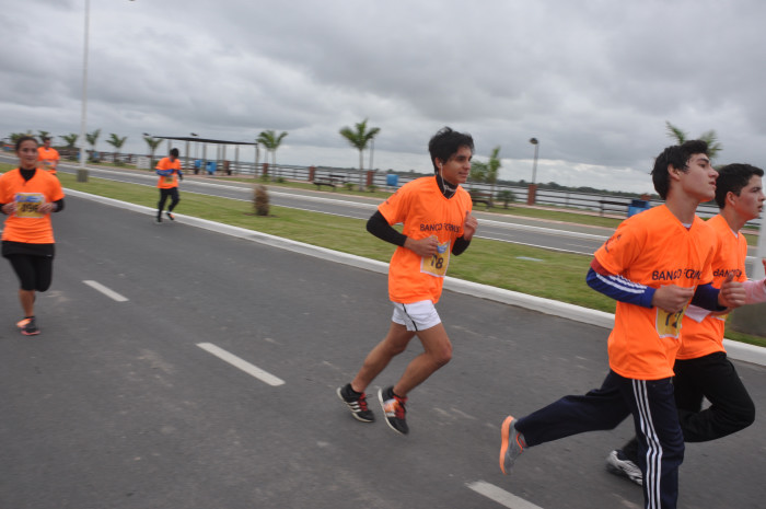 Clasificación y tiempos de todos los participantes de la Maratón 5K. Galería de 300 fotos