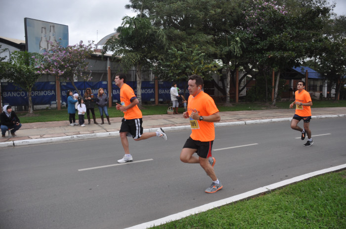 Clasificación y tiempos de todos los participantes de la Maratón 5K. Galería de 300 fotos