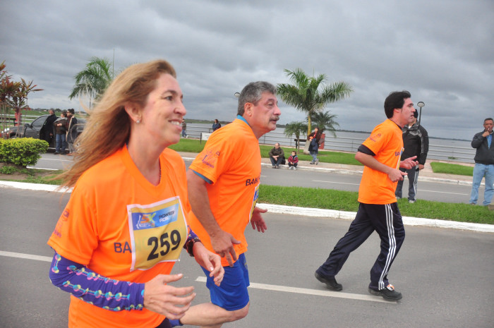 Clasificación y tiempos de todos los participantes de la Maratón 5K. Galería de 300 fotos
