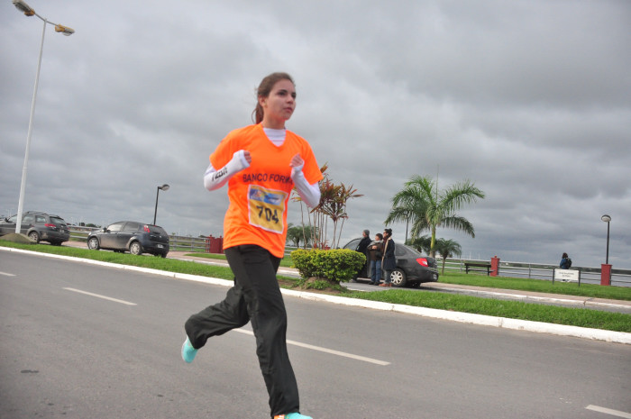 Clasificación y tiempos de todos los participantes de la Maratón 5K. Galería de 300 fotos