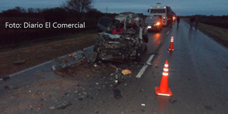 Murió un hombre que con un VW Gol, a 160 km/h, chocó un camión Scania parado en la ruta 81
