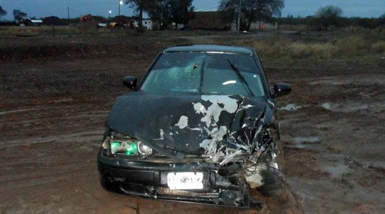 El VW Pointer, protagonista del primer choque. (Foto: Nino Medina - diario El Comercial)