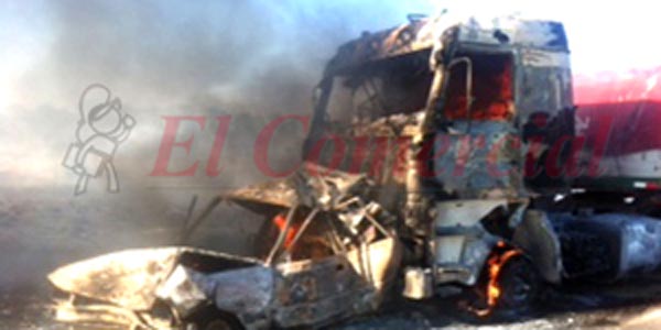 Madre, hija y nieta se tiraron del auto «en llamas» que era arrastrado por el camión y salvaron sus vidas