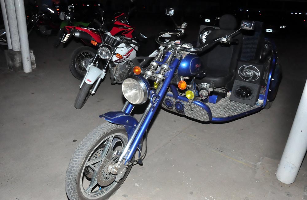 Los motoqueros exhibieron sus máquinas en el Híper (galería de fotos)