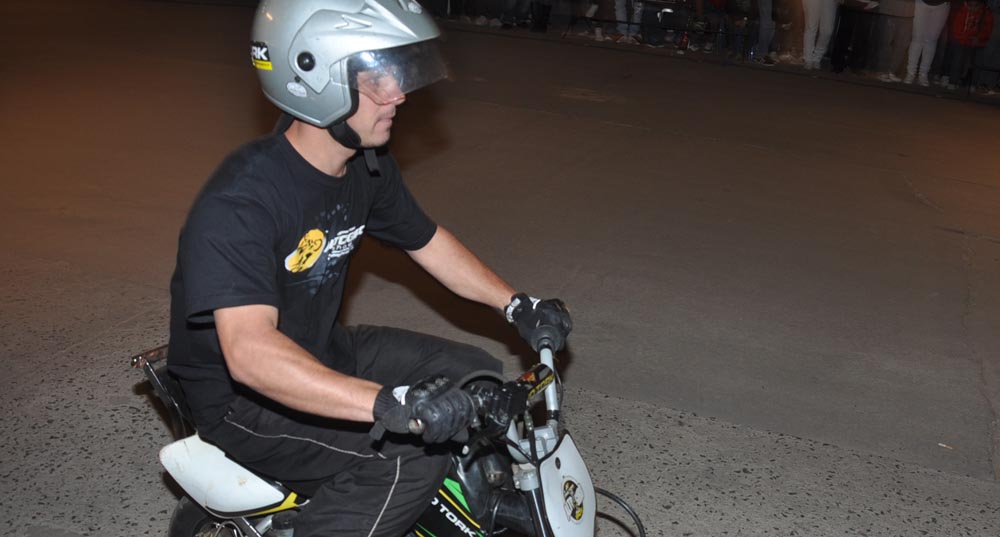 Los motoqueros exhibieron sus máquinas en el Híper (galería de fotos)