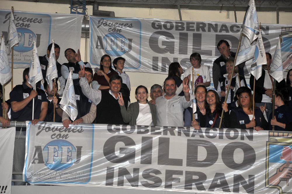 La bulliciosa alegría de la AFUS y «las caras largas» del resto de los congresales, en fotos