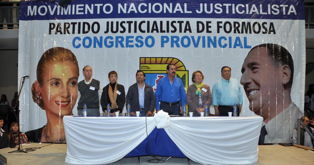 La bulliciosa alegría de la AFUS y «las caras largas» del resto de los congresales, en fotos