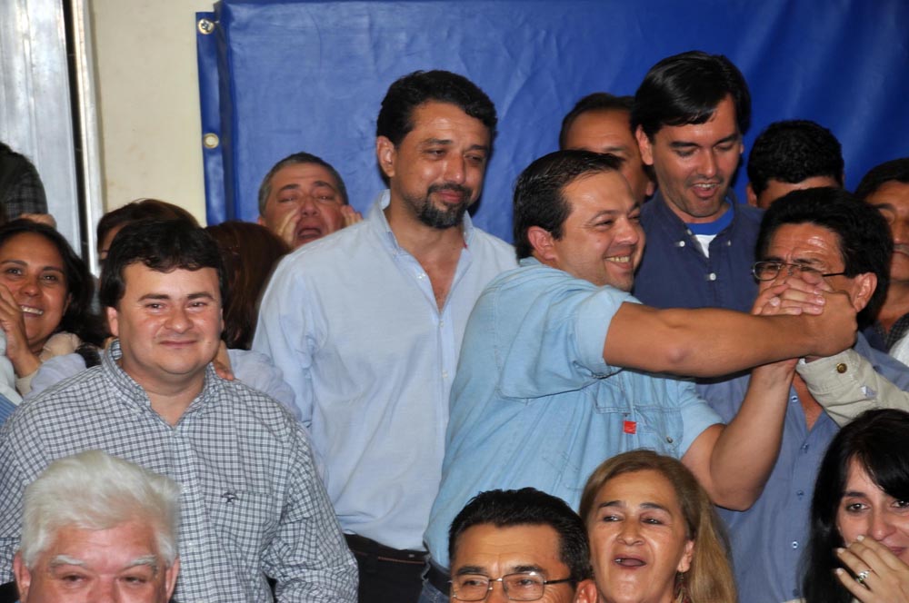 La bulliciosa alegría de la AFUS y «las caras largas» del resto de los congresales, en fotos