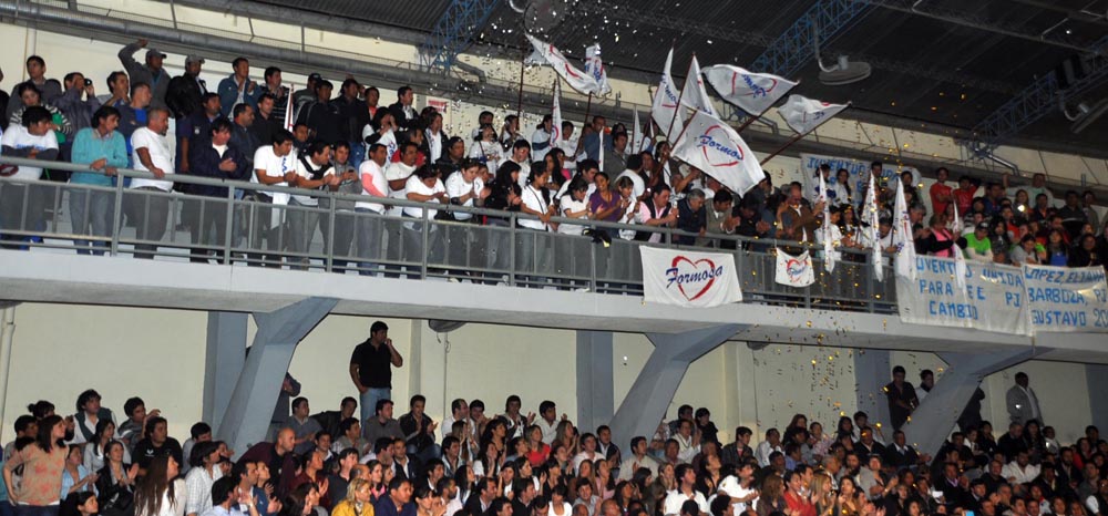 La bulliciosa alegría de la AFUS y «las caras largas» del resto de los congresales, en fotos