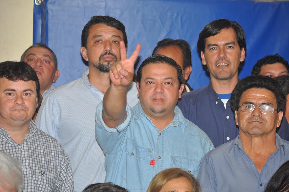 La bulliciosa alegría de la AFUS y «las caras largas» del resto de los congresales, en fotos