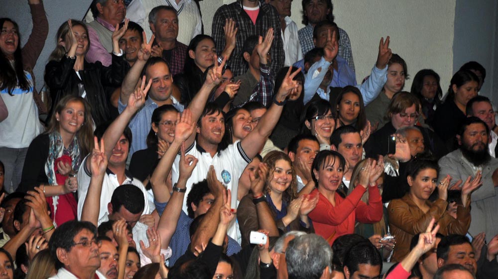 La bulliciosa alegría de la AFUS y «las caras largas» del resto de los congresales, en fotos