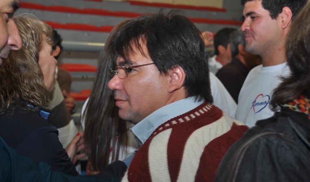 La bulliciosa alegría de la AFUS y «las caras largas» del resto de los congresales, en fotos