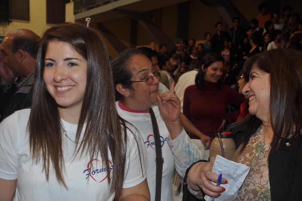 La bulliciosa alegría de la AFUS y «las caras largas» del resto de los congresales, en fotos