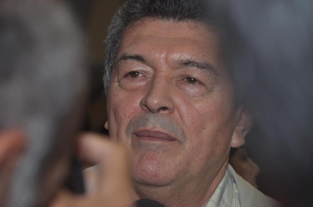 La bulliciosa alegría de la AFUS y «las caras largas» del resto de los congresales, en fotos