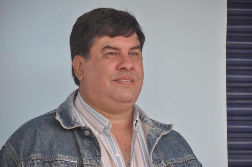 La bulliciosa alegría de la AFUS y «las caras largas» del resto de los congresales, en fotos