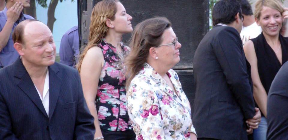 La candidata y funcionaria, quedó fuera del palco.