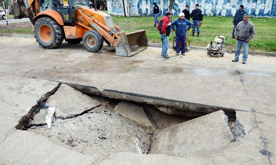 Se nota la ausencia de hierros en la estructura. Foto; La Mañana.