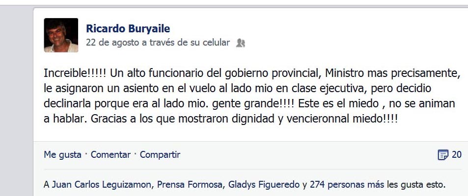 Ombligo del mundo. Si se sienta a su lado y no hablan con él, se enoja.