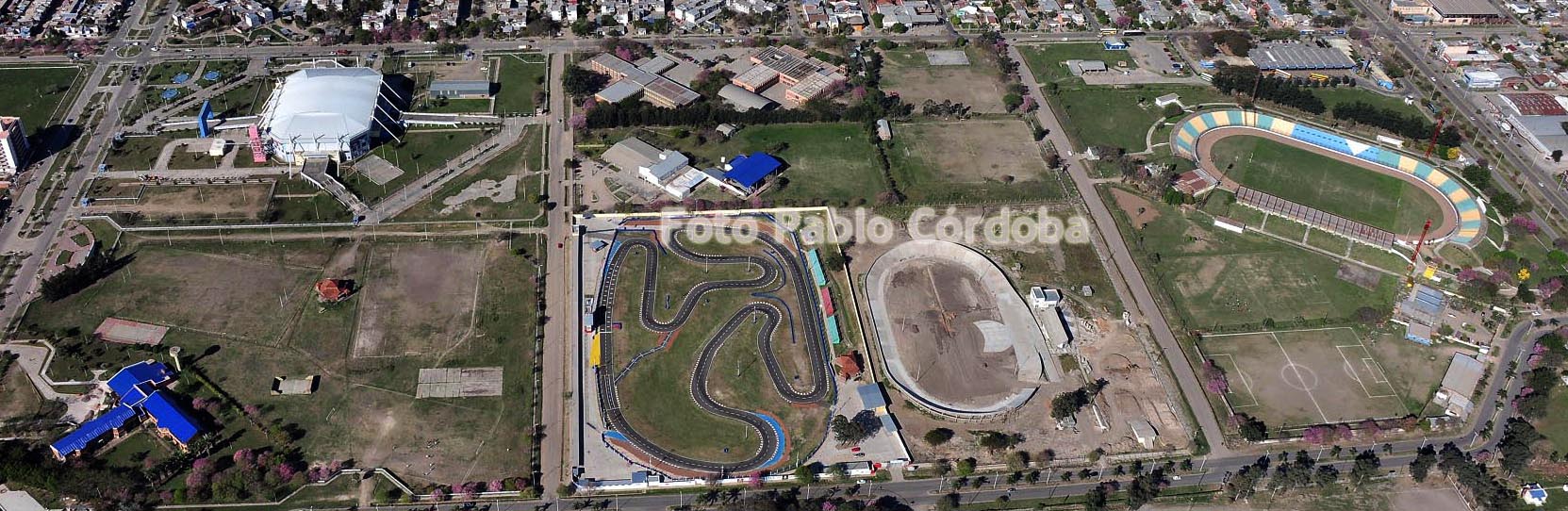 Nodo deportivo. Fútbol, karting, ciclismo, karting, Polideportivo.
