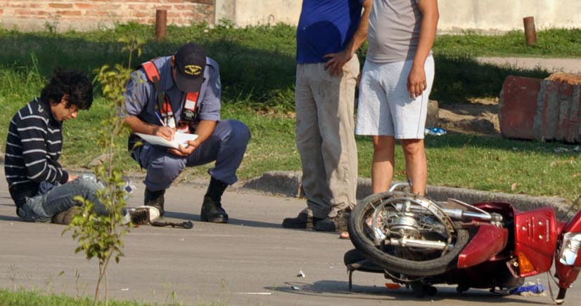 Otro «no se puede»: prohíben sacar fotos de accidentes (video)