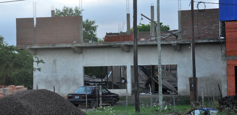 No se observa cartel de obra.