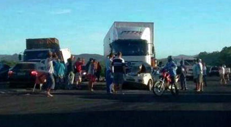 Foto de Facebook, antes que arriben bomberos y policía.